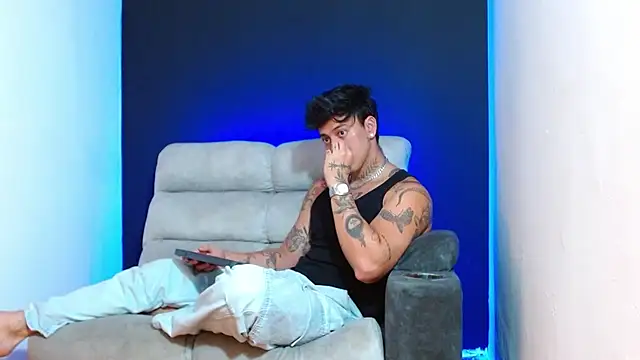 JUSTIN FULLER1 online show from December 21, 2025, 3:36 pm