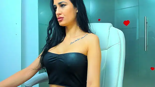 Snapshot of Queenrafaella chatting on November 11, 2025, 3:12 am Queenrafaella online show from November 11, 2025, 3:12 am