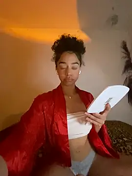 Snapshot of redbonejada chatting on January 4, 2025, 5:37 am redbonejada online show from January 4, 2025, 5:37 am