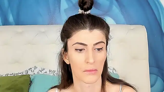 SkinnyDolly online show from November 3, 2025, 3:12 am