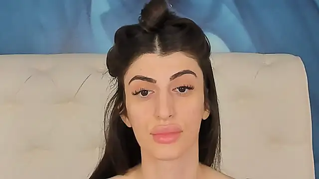 Snapshot of SkinnyDolly chatting on December 15, 2025, 3:12 am SkinnyDolly online show from December 15, 2025, 3:12 am