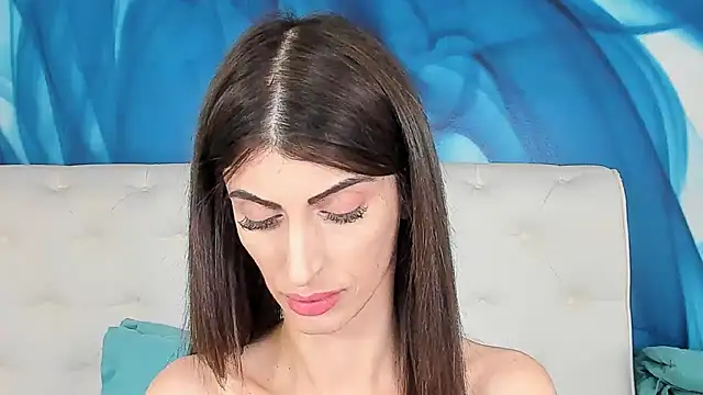 Snapshot of SkinnyDolly chatting on February 7, 2026, 10:18 pm SkinnyDolly online show from February 7, 2026, 10:18 pm