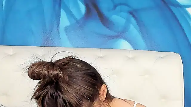 Snapshot of SkinnyDolly chatting on February 23, 2026, 10:32 pm SkinnyDolly online show from February 23, 2026, 10:32 pm