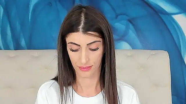 Snapshot of SkinnyDolly chatting on February 13, 2026, 9:37 pm SkinnyDolly online show from February 13, 2026, 9:37 pm