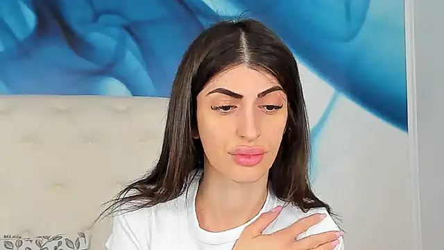 SkinnyDolly online show from April 15, 2026, 2:17 am