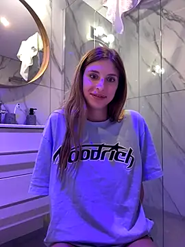 emma05 online show from December 2, 2025, 7:26 pm