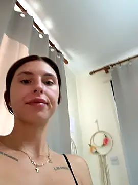Snapshot of emma05 chatting on September 24, 2025, 6:09 am emma05 online show from September 24, 2025, 6:09 am