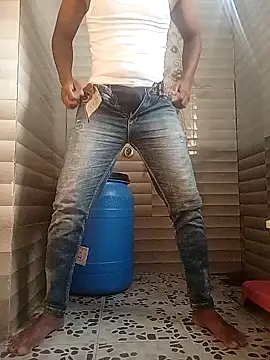 Snapshot of MrNick74 chatting on December 16, 2024, 8:31 am MrNick74 online show from December 16, 2024, 8:31 am