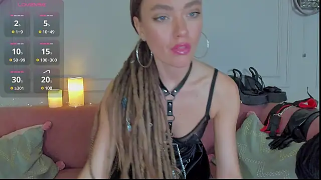 KellyFouler online show from February 16, 2025, 2:32 pm