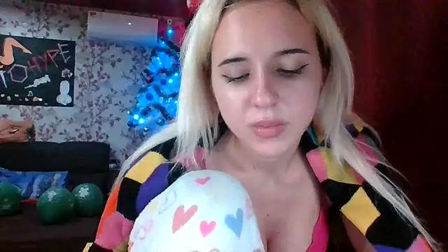 Puregirlaa online show from January 15, 2025, 6:50 pm