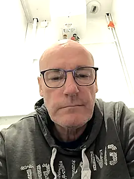 Snapshot of bogland33 chatting on October 1, 2025, 11:14 am bogland33 online show from October 1, 2025, 11:14 am