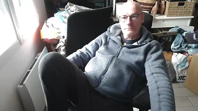 Snapshot of bogland33 chatting on February 26, 2026, 12:49 pm bogland33 online show from February 26, 2026, 12:49 pm