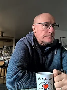 Snapshot of bogland33 chatting on November 26, 2025, 7:41 am bogland33 online show from November 26, 2025, 7:41 am