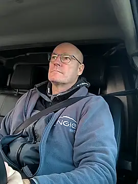 Snapshot of bogland33 chatting on October 27, 2025, 11:33 am bogland33 online show from October 27, 2025, 11:33 am