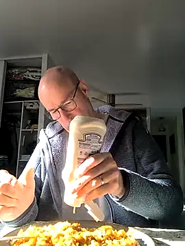 Snapshot of bogland33 chatting on November 29, 2025, 11:54 am bogland33 online show from November 29, 2025, 11:54 am