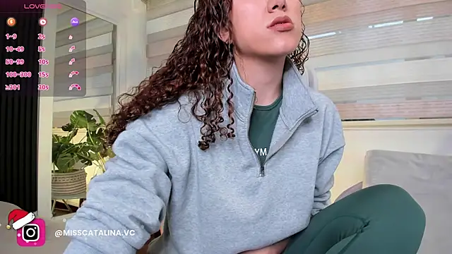 miss catalinaa online show from December 17, 2025, 11:48 am