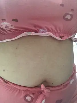 Snapshot of ahross chatting on April 6, 2026, 9:32 am ahross online show from April 6, 2026, 9:32 am