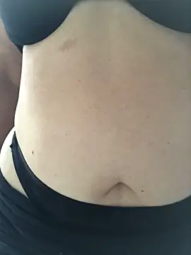 Snapshot of ahross chatting on April 1, 2026, 6:16 pm ahross online show from April 1, 2026, 6:16 pm