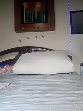 megan-fox12 online show from September 18, 2025, 2:31 pm