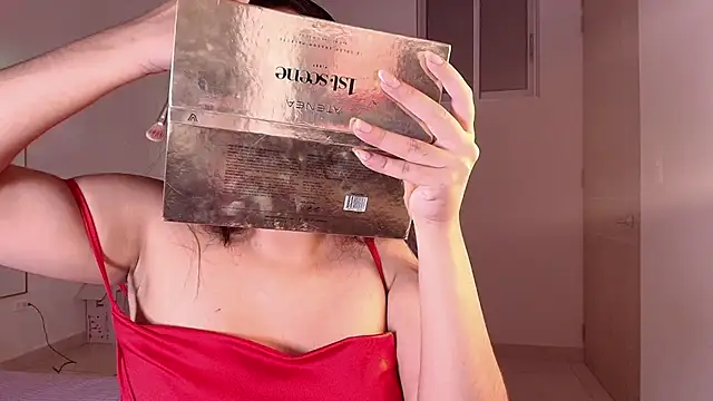 Snapshot of AuroraFiore chatting on November 8, 2025, 4:38 am AuroraFiore online show from November 8, 2025, 4:38 am