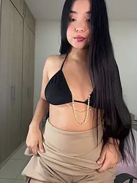 Snapshot of AuroraFiore chatting on June 19, 2026, 1:44 am AuroraFiore online show from June 19, 2026, 1:44 am