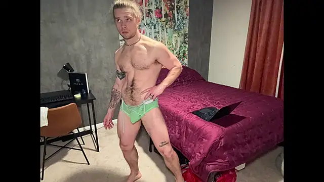 Snapshot of DaddydayDrinkzz chatting on March 17, 2025, 5:45 am DaddydayDrinkzz online show from March 17, 2025, 5:45 am