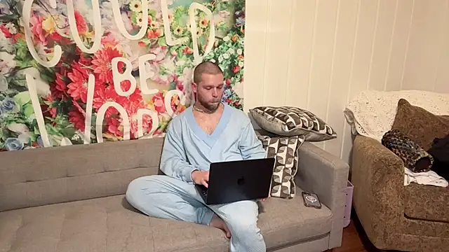 DaddydayDrinkzz online show from June 15, 2026, 3:40 am