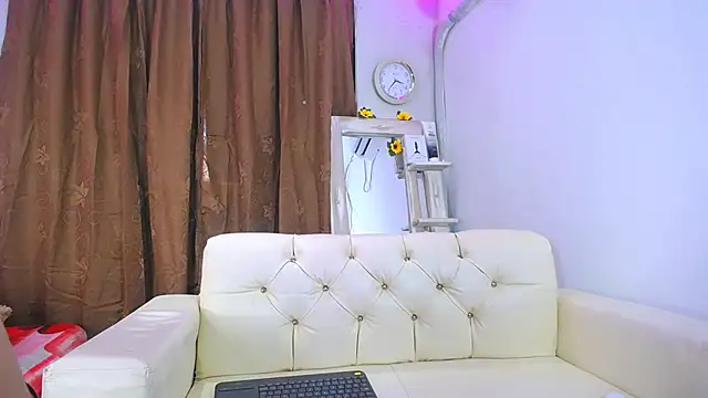 Snapshot of alaia_03 chatting on March 20, 2025, 12:32 pm alaia 03 online show from March 20, 2025, 12:32 pm