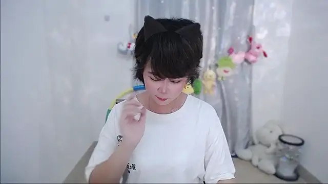 Snapshot of Fan_ting chatting on October 1, 2025, 3:55 am Fan ting online show from October 1, 2025, 3:55 am