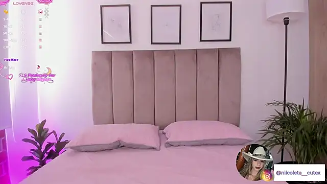 Snapshot of Niicoleta chatting on November 24, 2025, 7:47 pm Niicoleta online show from November 24, 2025, 7:47 pm