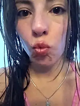 Snapshot of Alma-Mora chatting on March 13, 2025, 7:28 pm Alma-Mora online show from March 13, 2025, 7:28 pm