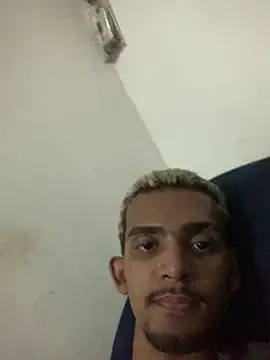 Snapshot of moreninhoP chatting on January 3, 2025, 4:11 am moreninhoP online show from January 3, 2025, 4:11 am