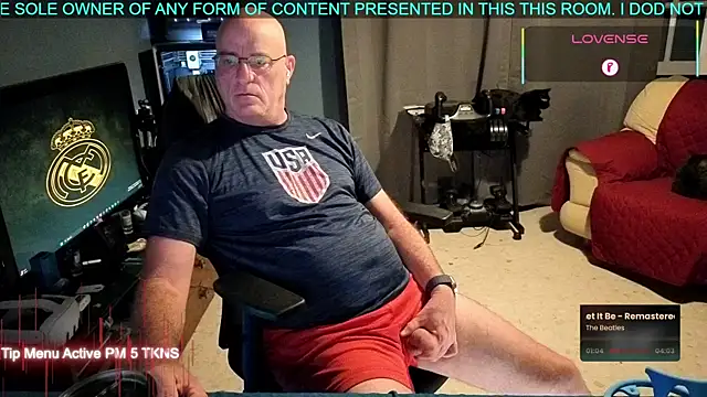 Snapshot of Pilot_Dave_69 chatting on September 27, 2025, 4:51 am Pilot Dave 69 online show from September 27, 2025, 4:51 am