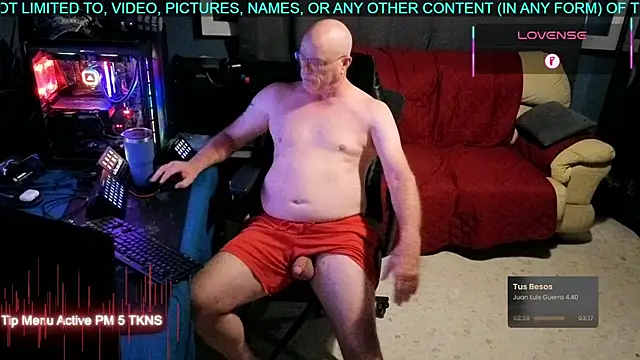 Snapshot of Pilot_Dave_69 chatting on September 15, 2025, 3:07 am Pilot Dave 69 online show from September 15, 2025, 3:07 am