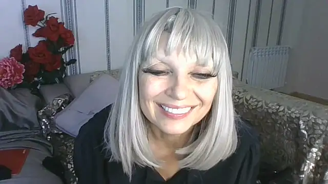 Snapshot of Izabella_gold chatting on May 27, 2026, 11:34 pm Izabella gold online show from May 27, 2026, 11:34 pm