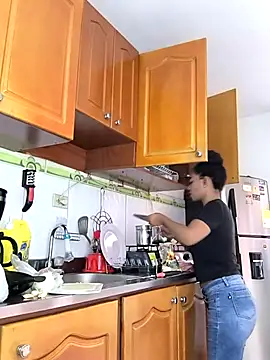 evafoxs online show from November 11, 2025, 5:41 pm