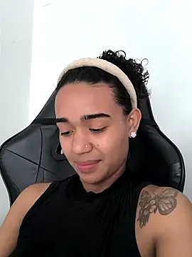 evafoxs online show from October 29, 2025, 4:28 pm