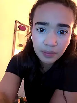 evafoxs online show from October 18, 2025, 9:17 pm