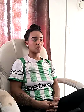 evafoxs online show from November 16, 2025, 4:56 pm