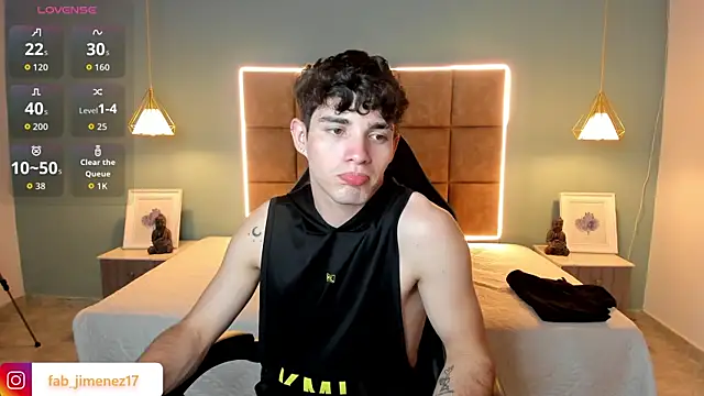 AlejooTwink online show from April 8, 2026, 3:19 am