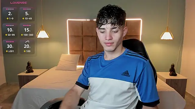 AlejooTwink online show from May 31, 2026, 5:13 am