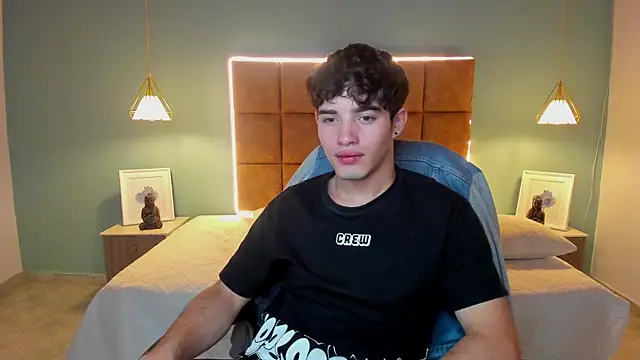 AlejooTwink online show from October 7, 2025, 5:25 pm