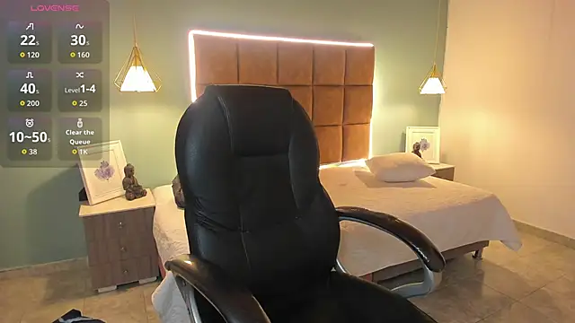 AlejooTwink online show from November 24, 2025, 1:38 am