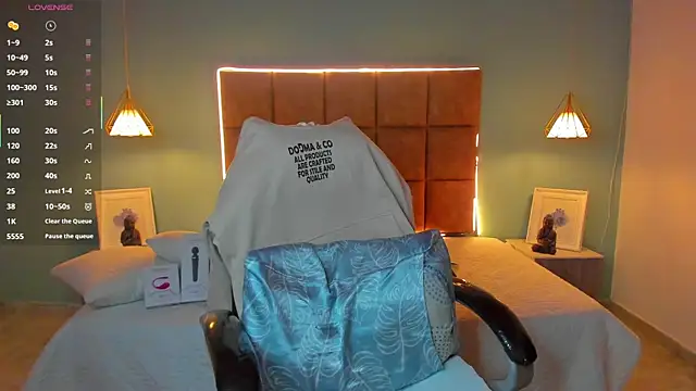 AlejooTwink online show from October 13, 2025, 8:49 am