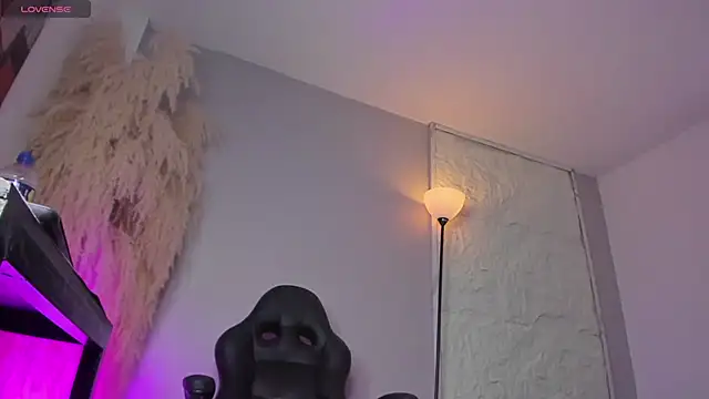 Snapshot of Sharicklovee chatting on October 8, 2025, 9:04 pm Sharicklovee online show from October 8, 2025, 9:04 pm