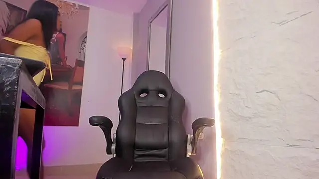 Snapshot of Sharicklovee chatting on October 1, 2025, 10:46 pm Sharicklovee online show from October 1, 2025, 10:46 pm