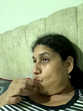 siri duque online show from December 3, 2025, 2:12 am