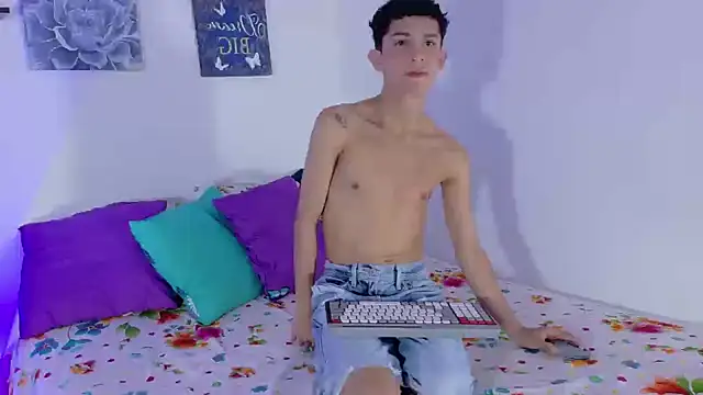 Snapshot of Noah_tyler_ chatting on October 5, 2025, 11:17 pm Noah tyler online show from October 5, 2025, 11:17 pm