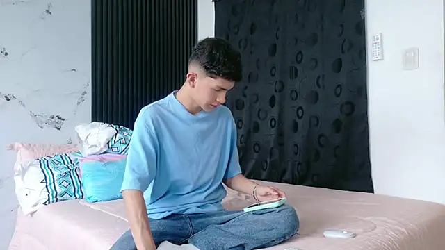 Snapshot of Noah_tyler_ chatting on February 26, 2026, 7:14 pm Noah tyler online show from February 26, 2026, 7:14 pm