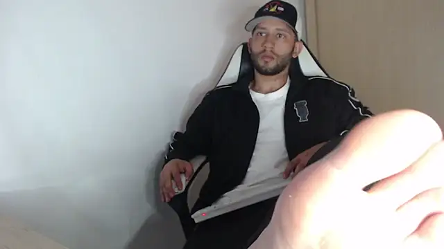 maxXximo777 online show from February 7, 2025, 2:40 am